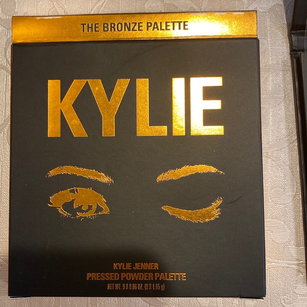Kylie pressed powder palette “The Bronze Palette”